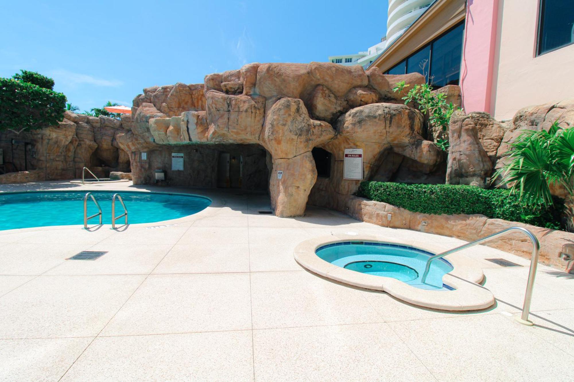 Alexander 1209 Beachfront Condo With 2 Pools , Beach Access, Sauna, Stores ไมอามีบีช ภายนอก รูปภาพ